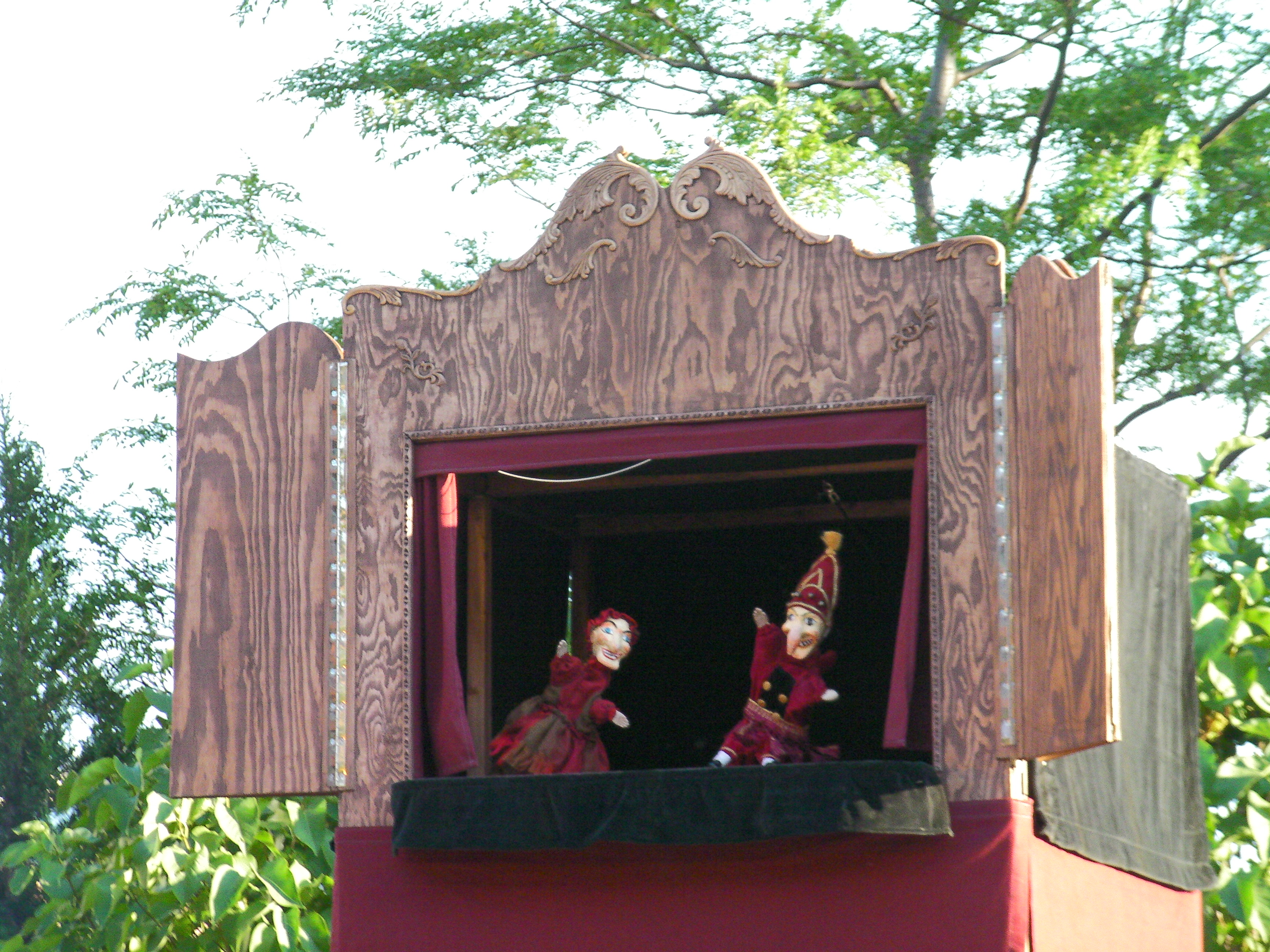 Punch & Judy_ La rue Kitétonne (Montréal) 2014_Photo: TM